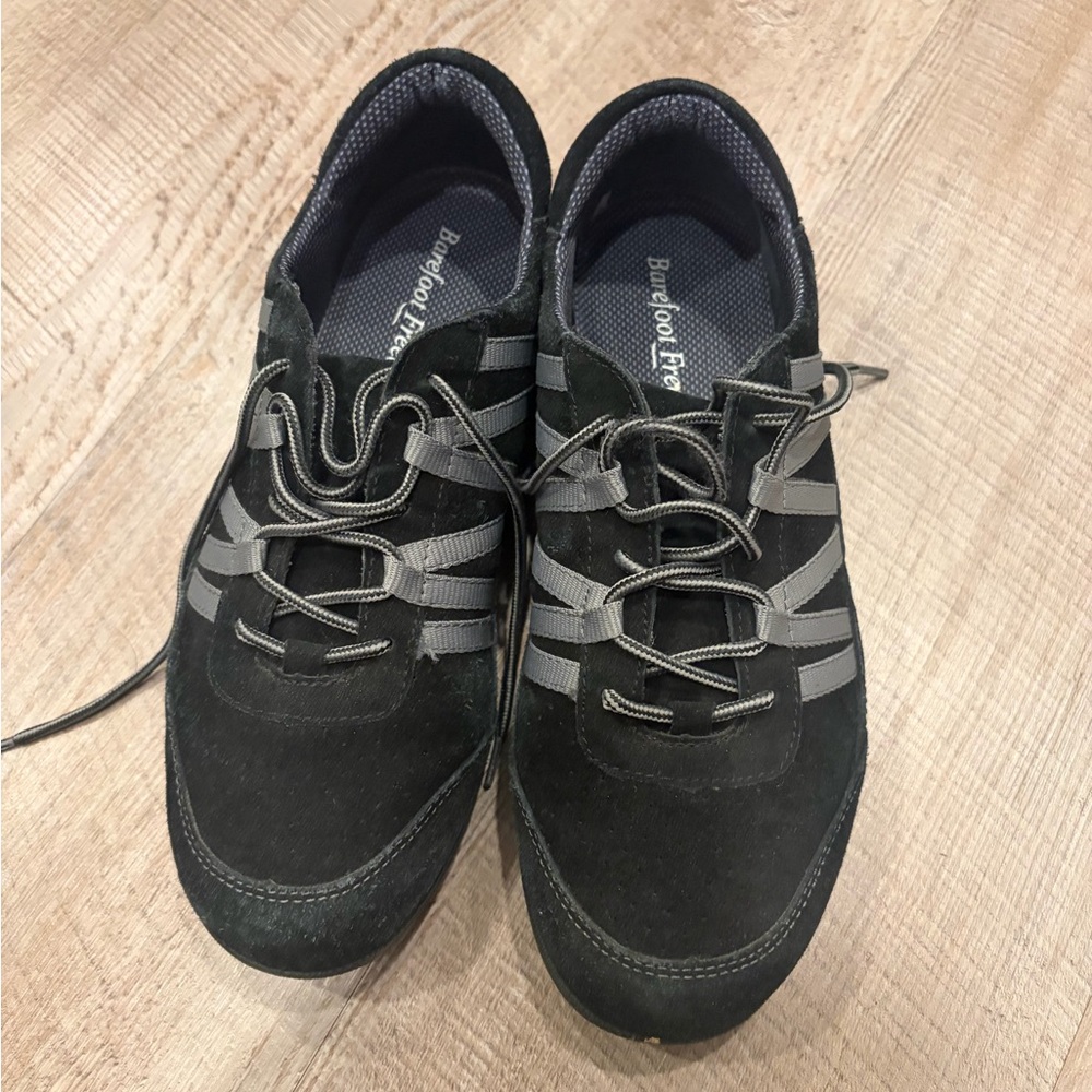 3/$10 Barefoot Freedom Bliss Black and Gray Women's Sneakers